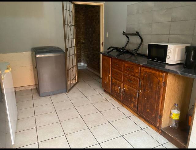 20 BEDROOM HOUSE FOR SALE IN BEDWORTH PARK